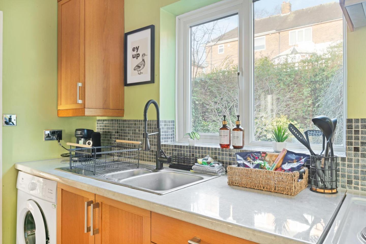 3 Bedroom House - Well Presented - Spacious - Flexible Check In - Free Parking Nottingham Esterno foto