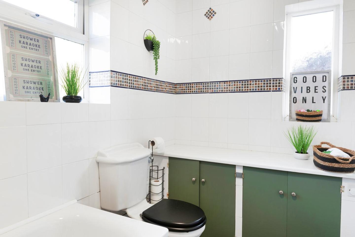 3 Bedroom House - Well Presented - Spacious - Flexible Check In - Free Parking Nottingham Esterno foto